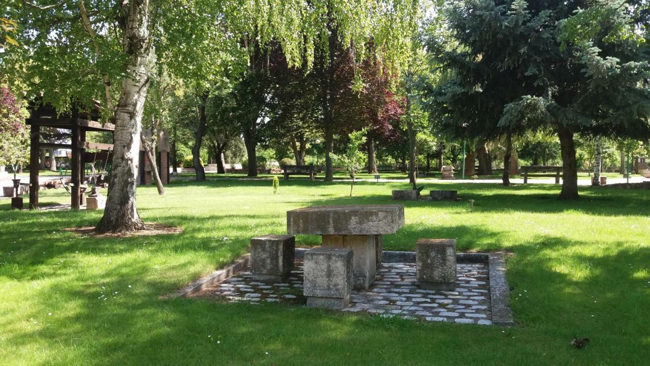 Ostello Centro San Viator Valladolid Esterno foto