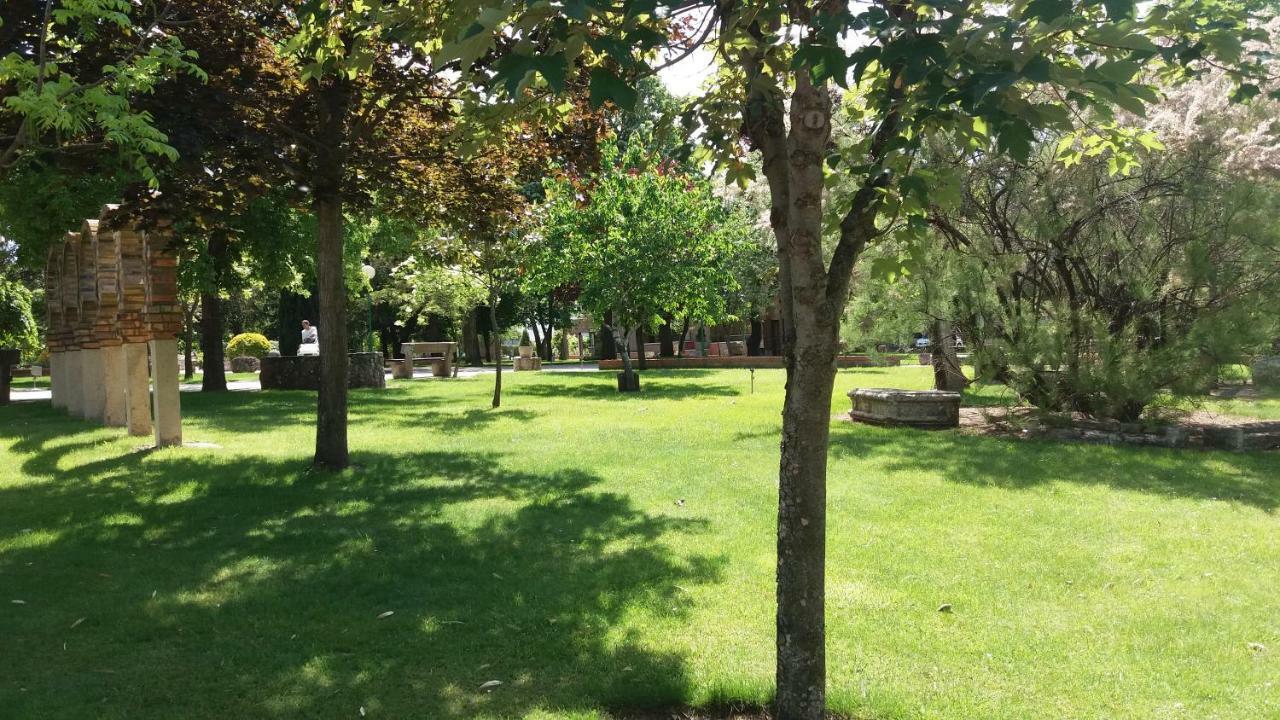 Ostello Centro San Viator Valladolid Esterno foto
