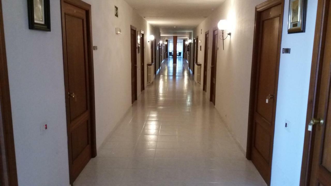 Ostello Centro San Viator Valladolid Esterno foto